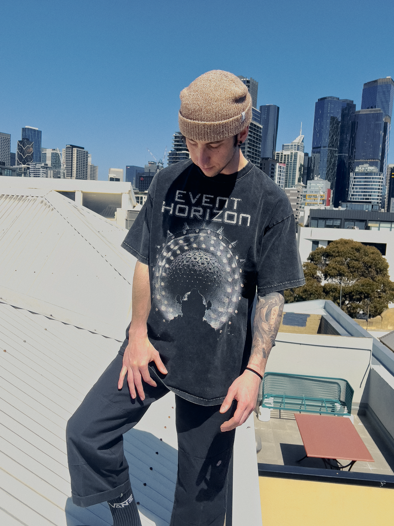 event horizon cosmic horror movie print graphic tshirt oversized heavyweight loose fit drop shoulder streetwear